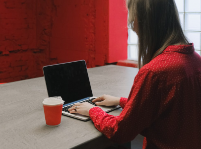 白鯨外貿(mào)網(wǎng)站建設(shè)為您分享：快速報價軟件發(fā)布